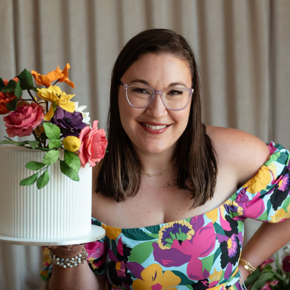 Are sugar flowers the right design choice for your wedding cake?